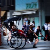 Những cô gái Nhật thử thách với nghề kéo xe Jinrikisha